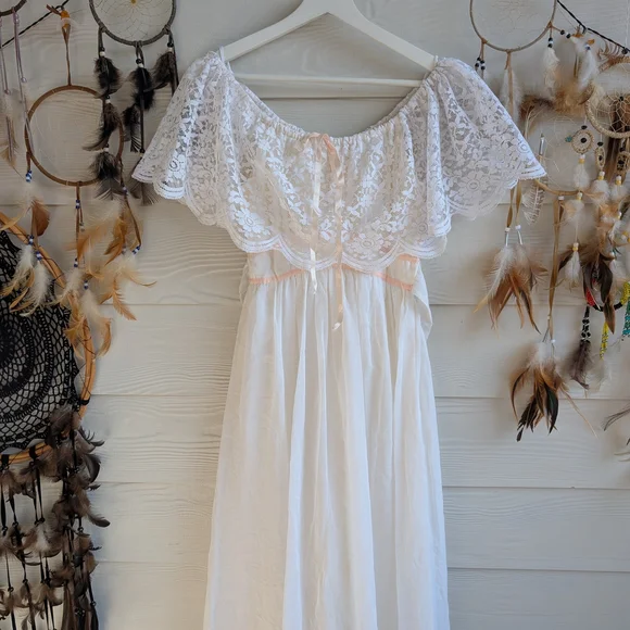1970s Vintage Boho Lace Off the Shoulder Maxi Dress -  www.rajagirimanappuram.com
